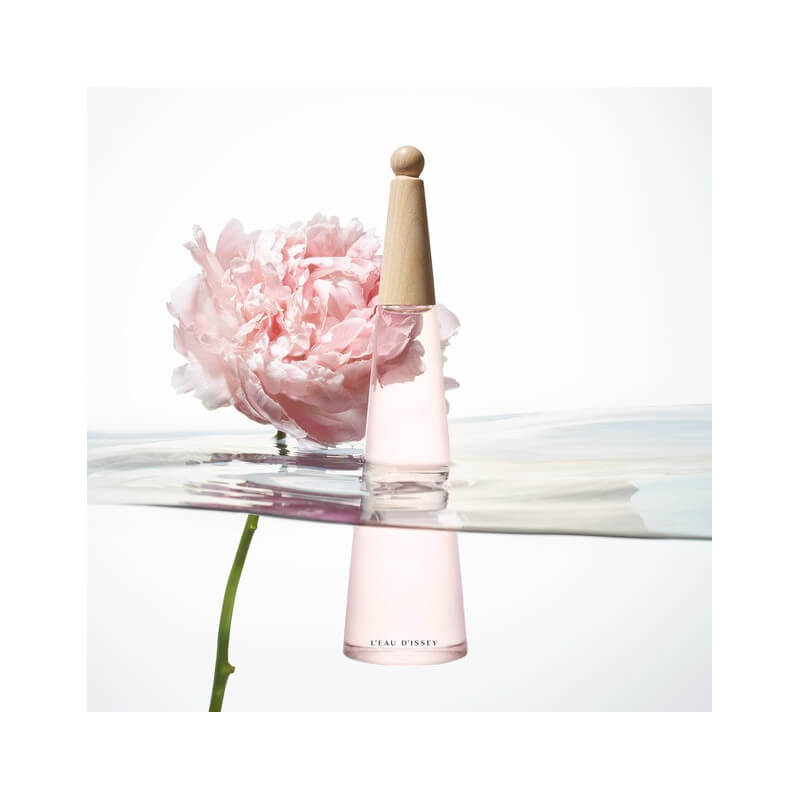 L'Eau D'Issey Pivoine Eau De Toilette Intense 2