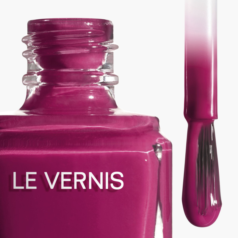 LE VERNIS 2